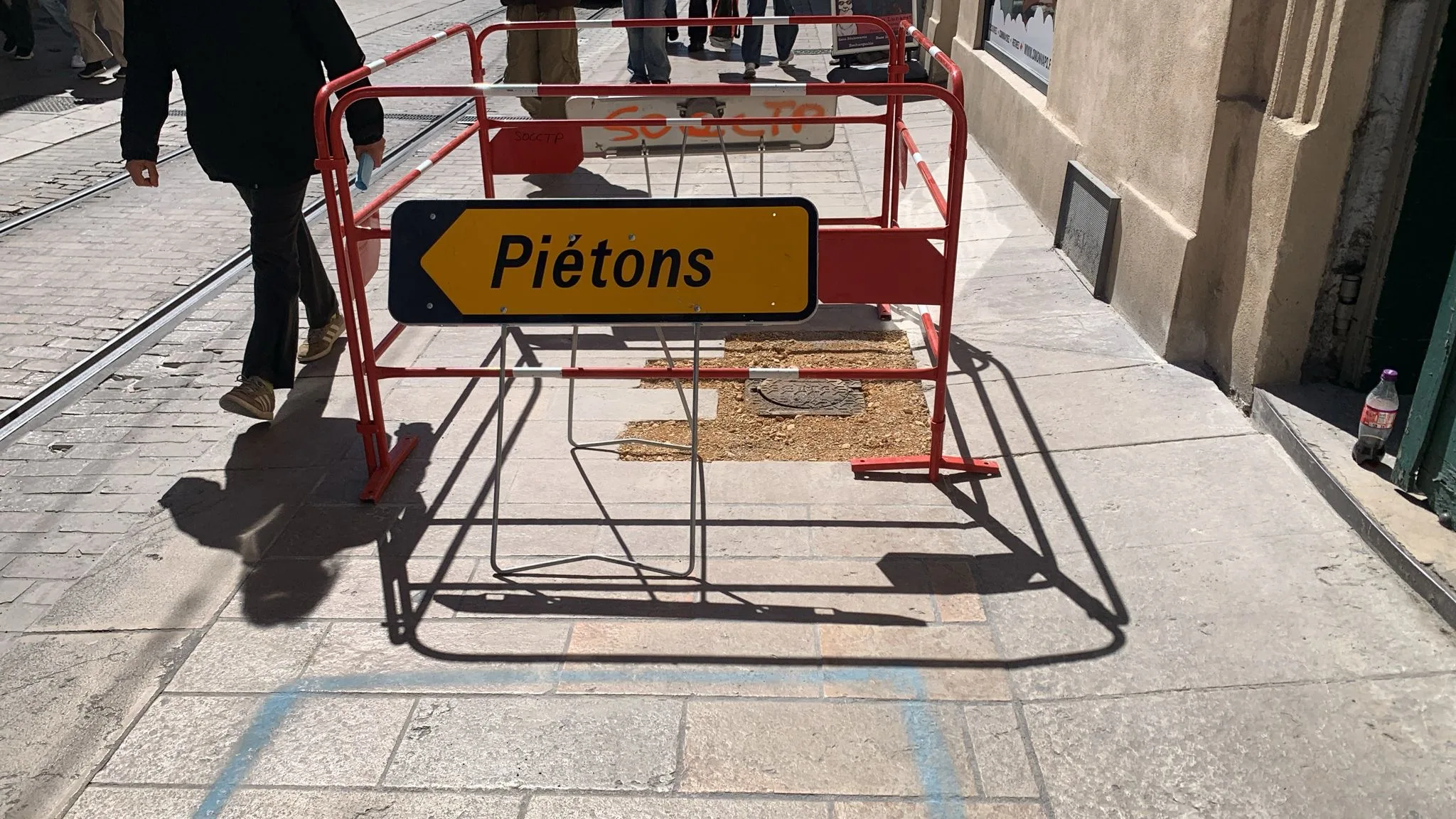 Réhabilitation réseau eaux usées signalétique piétons – Montpellier Les Arceaux – SOCCTP Réhabilitation réseau eaux usées signalétique piétons - Centre-ville de Montpellier quartier Les Arceaux - SOCCTP