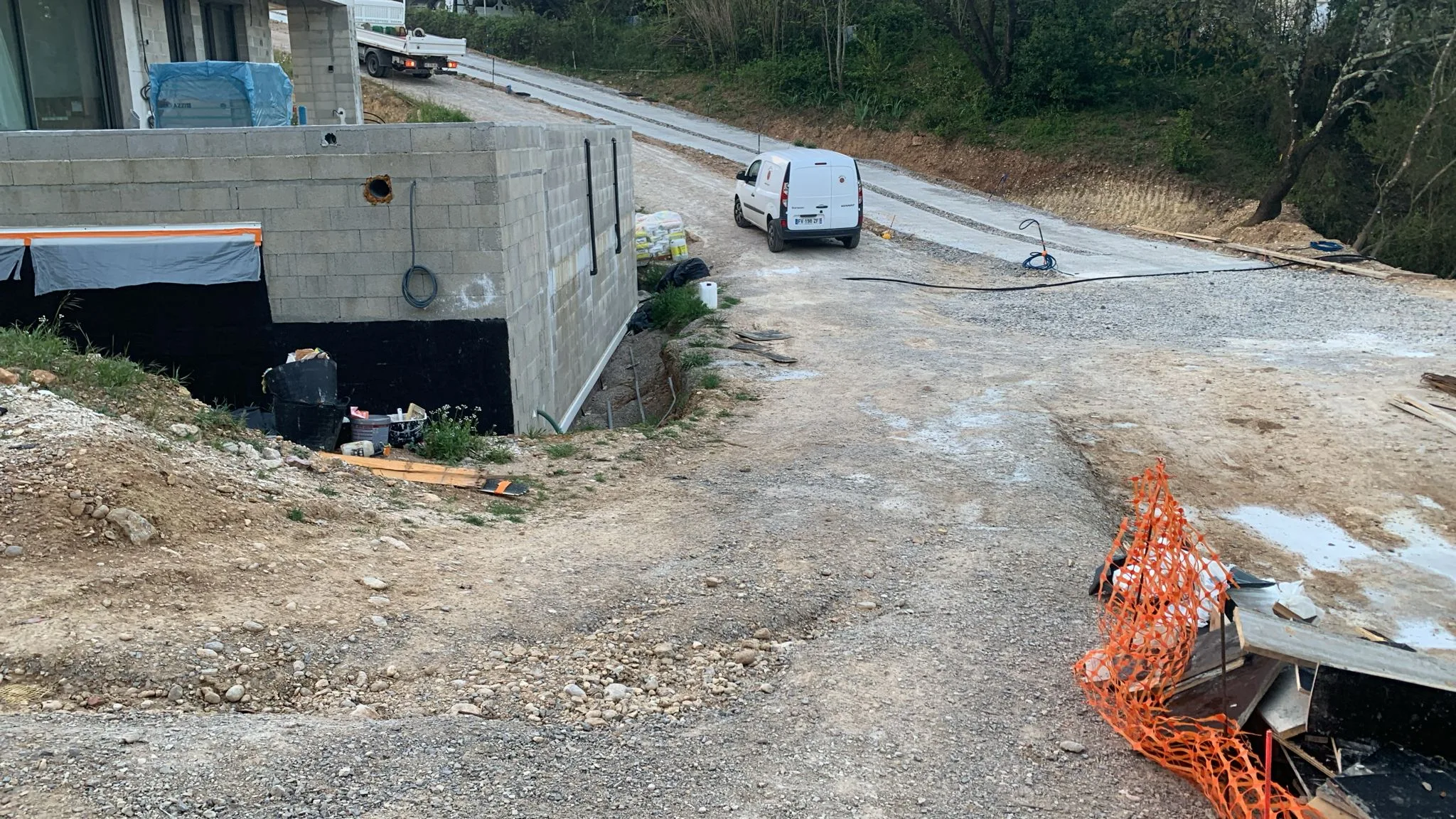 Mise en place du chantier terrassement et assainissement à Montferrier-sur-Lez par SOCCTP