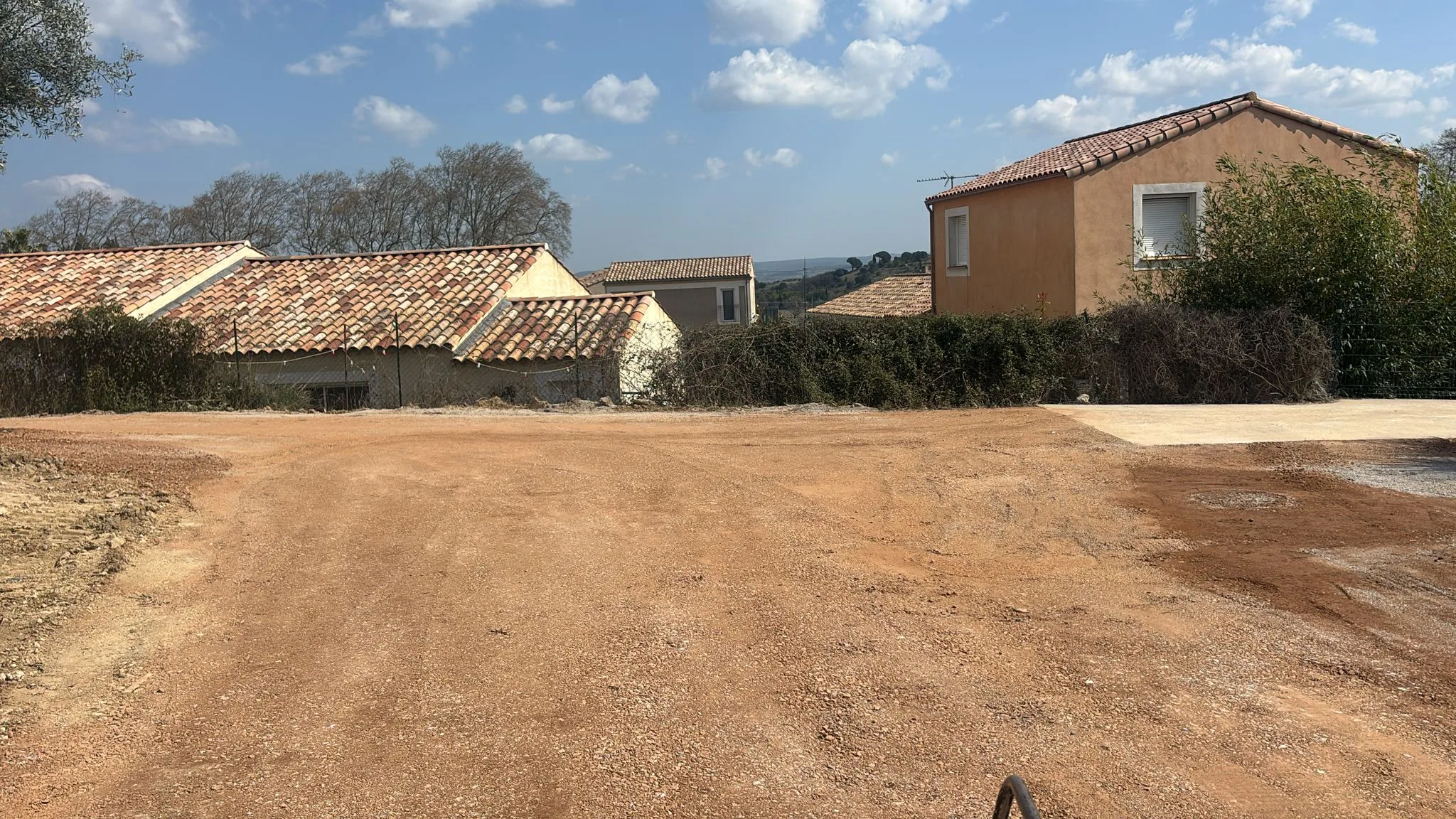 Viabilisation de parcelles à Nébian – Aménagement de surface après réalisation des réseaux – SOCCTP Viabilisation de parcelles à Nébian - Aménagement de surface après réalisation des réseaux - SOCCTP