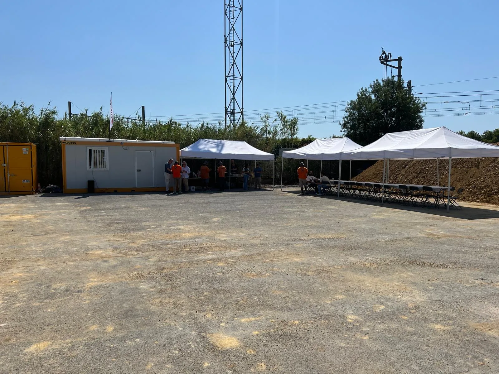 Chantier assainissement professionnel grande capacité Emmaus St Aunès SOCCTP - Repas fin chantier