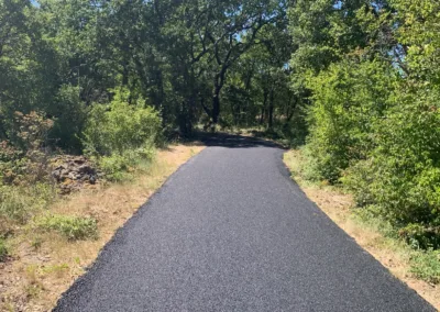 Réfection du tapis d’enrobé sur une route communale de Mas-de-Londres (34380)