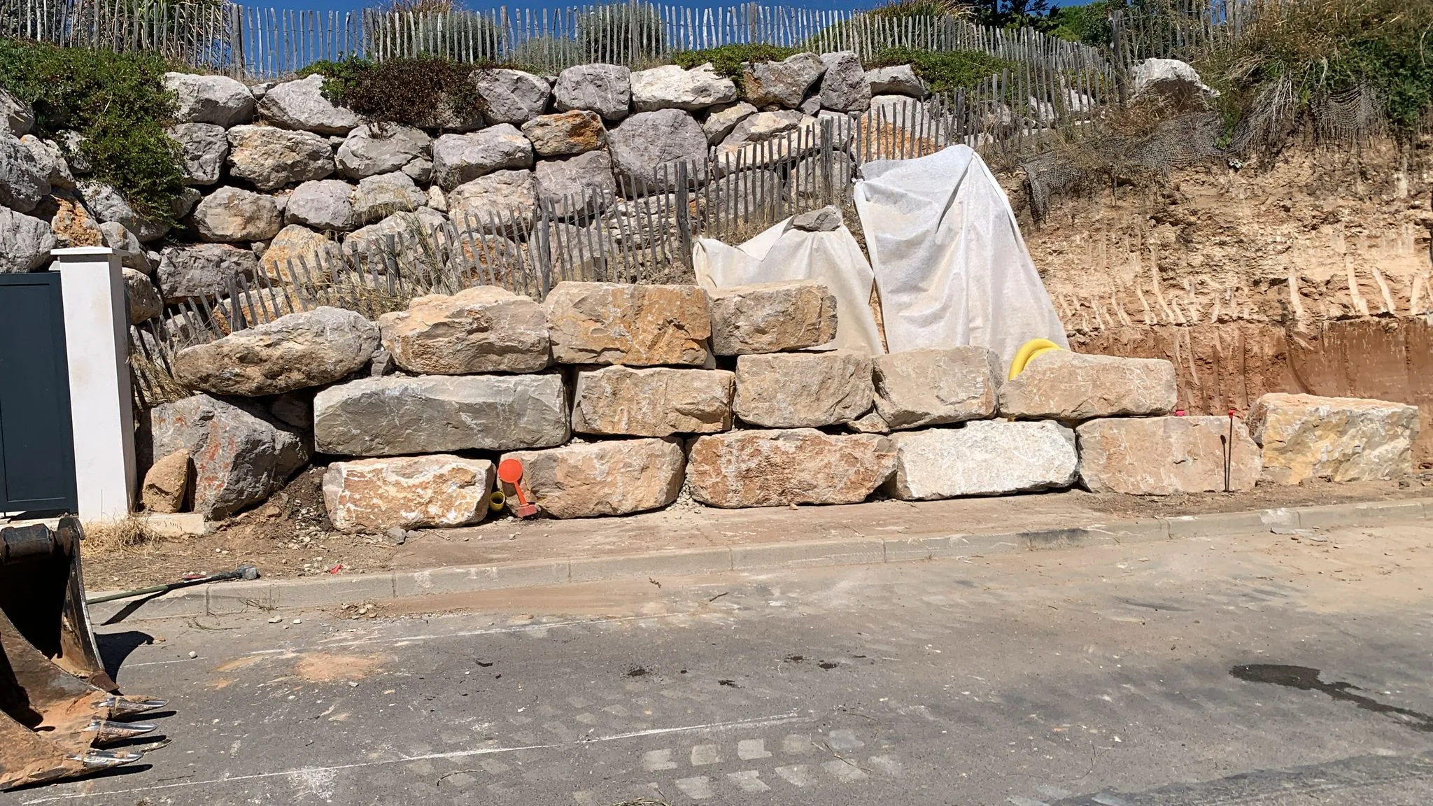 Réalisation d’un mur de soutènement pour un particulier à Mèze 06 Mur de soutènement et géotextile de protection du drain